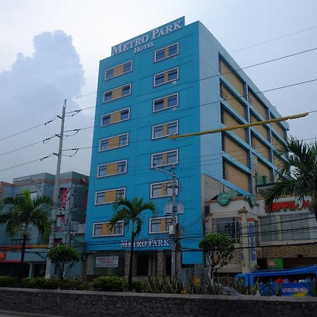 Metro Park Hotel Mandaue Cebu Exteriör bild