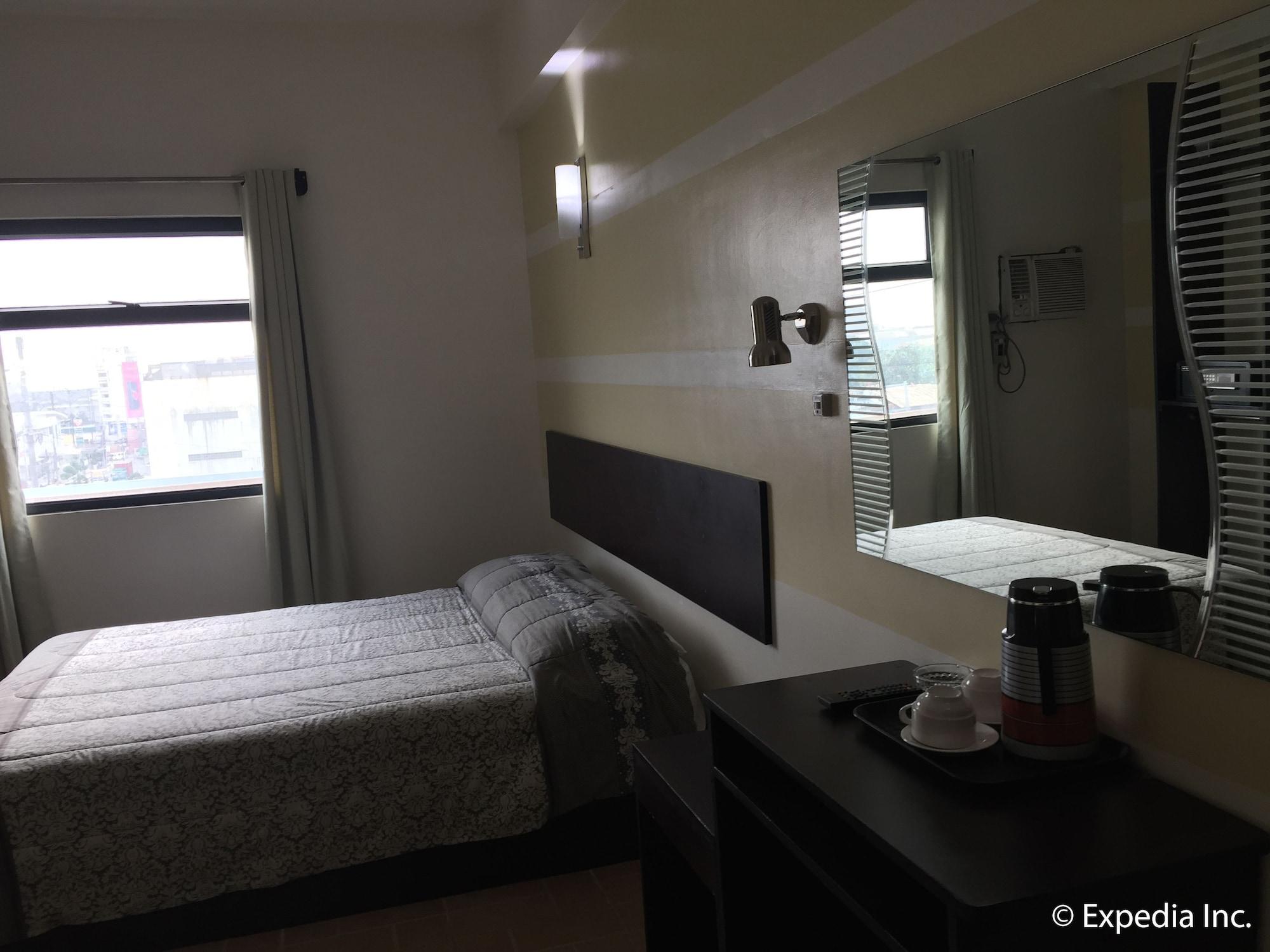 Metro Park Hotel Mandaue Cebu Exteriör bild