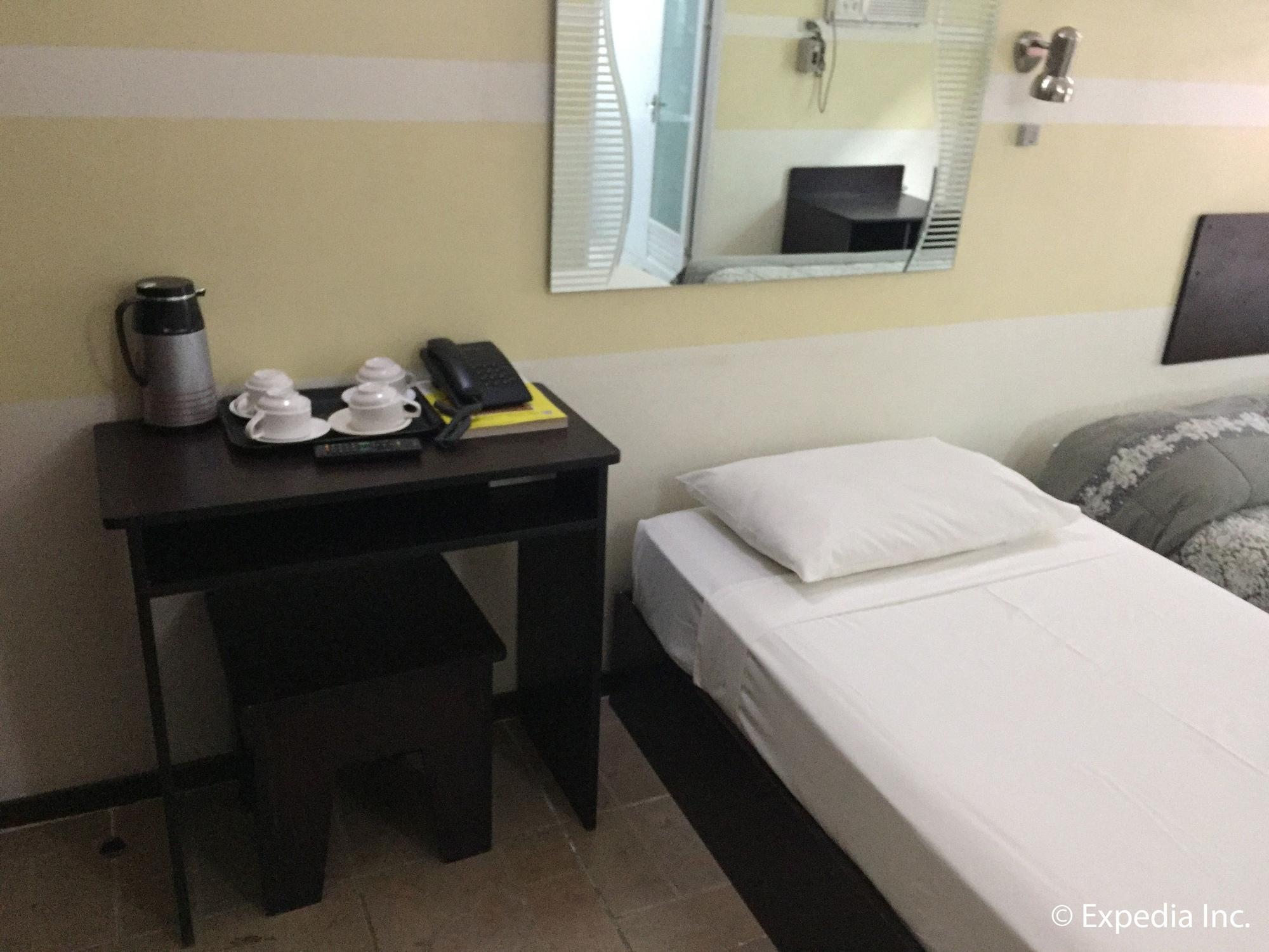 Metro Park Hotel Mandaue Cebu Exteriör bild