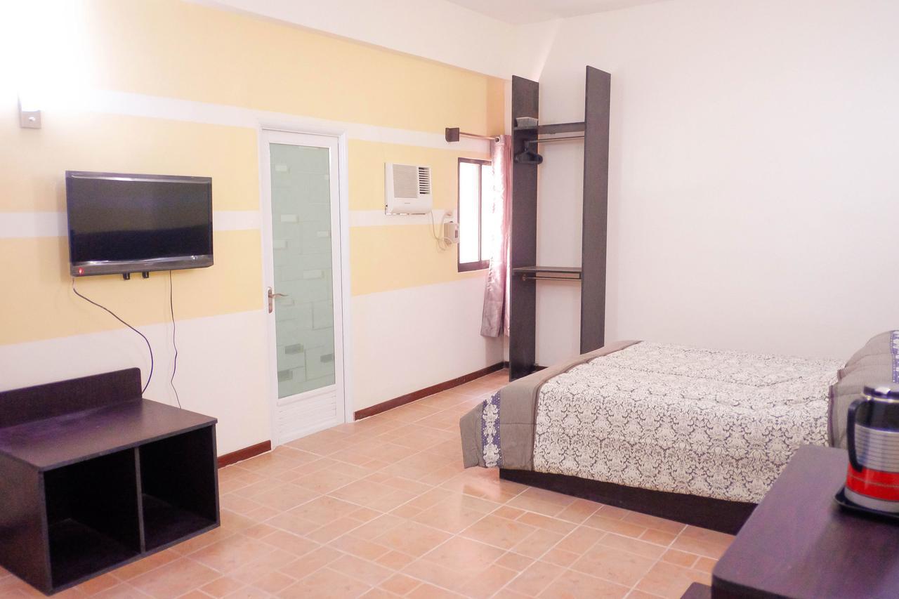Metro Park Hotel Mandaue Cebu Exteriör bild