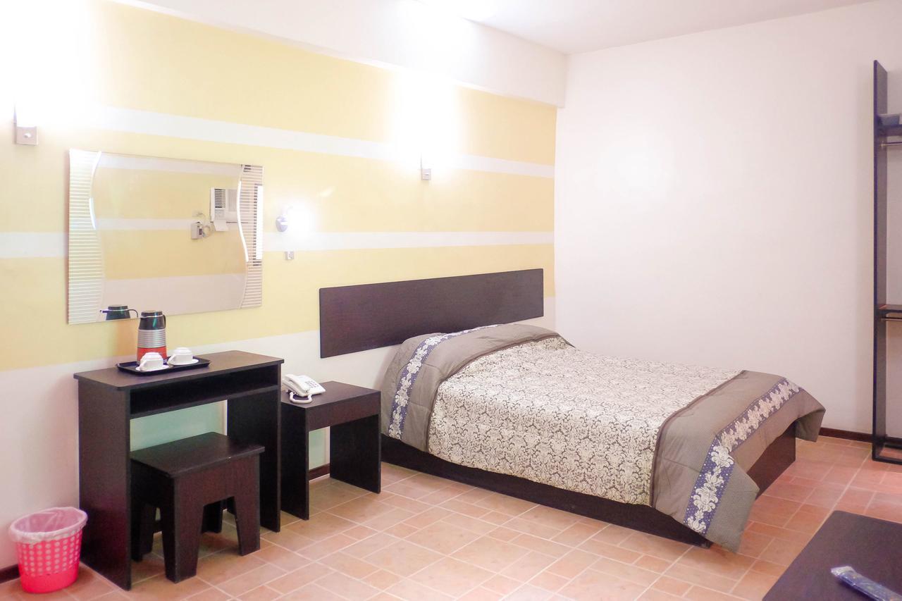 Metro Park Hotel Mandaue Cebu Exteriör bild