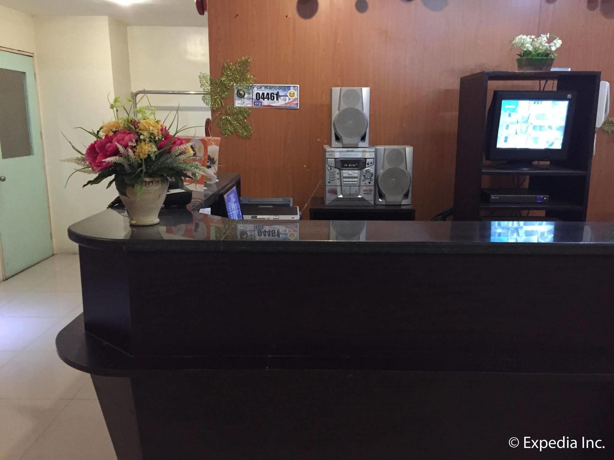 Metro Park Hotel Mandaue Cebu Exteriör bild